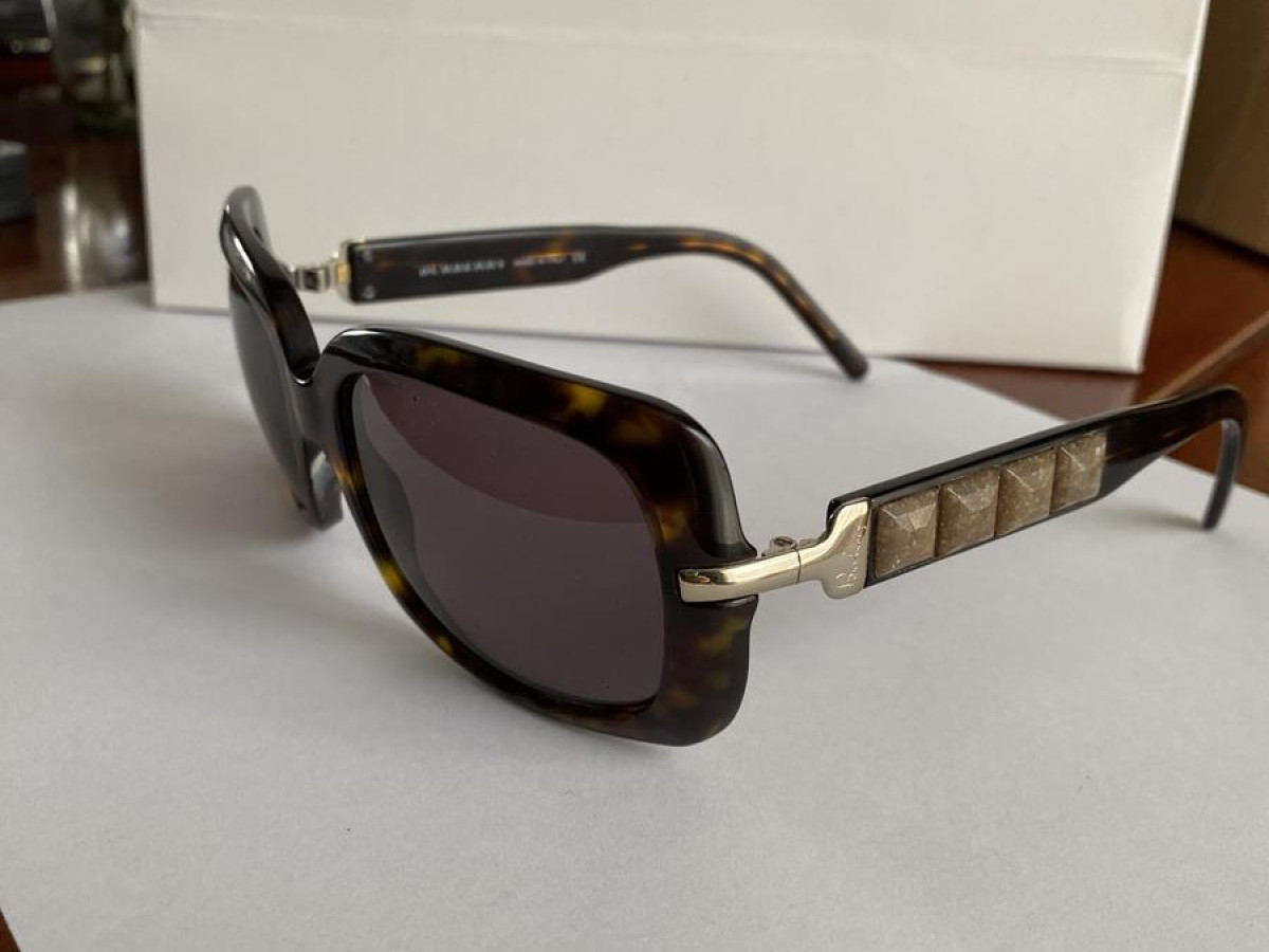 Burberry - b4020-b