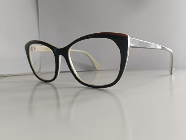 CAROLINE ABRAM - BRIGITTE