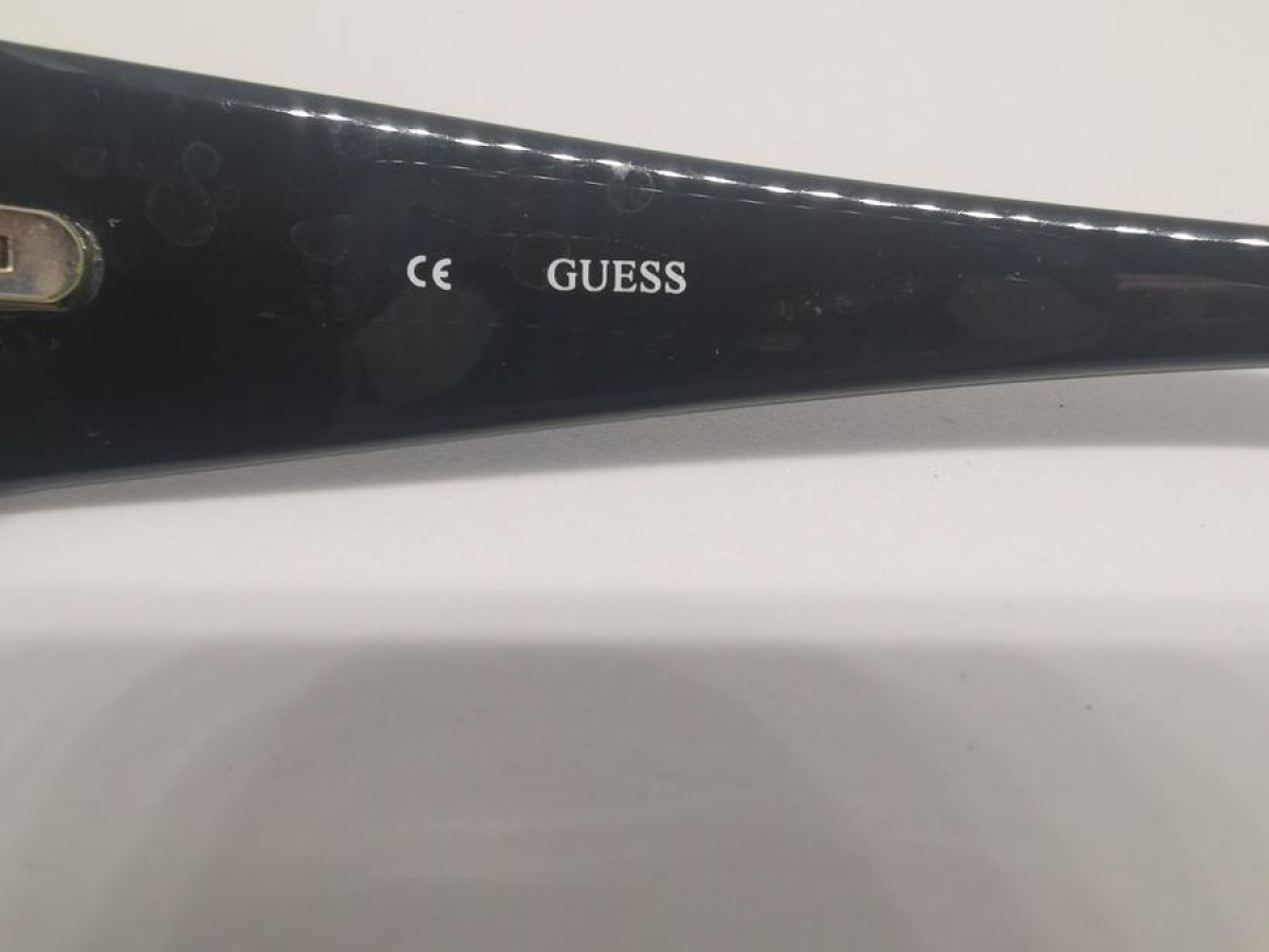 GUESS-GU6572