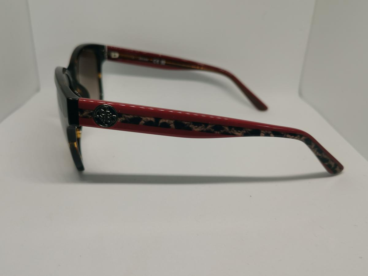 GUESS-GU7823