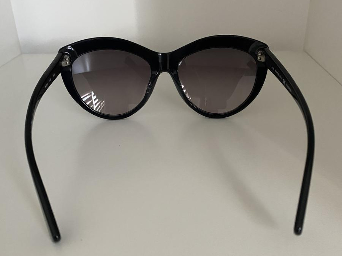 Valentino - V651S