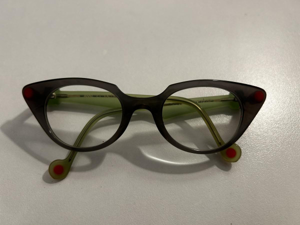 Second-hand Anne & Valentin glasses: unique style at affordable