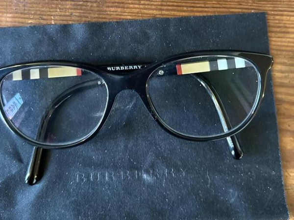 BURBERRY - B2205