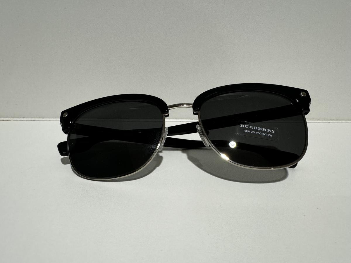 Burberry - B4317