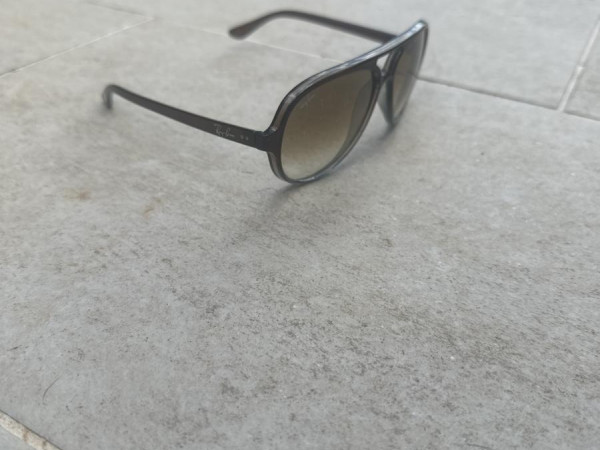 Ray-Ban - Rb4125