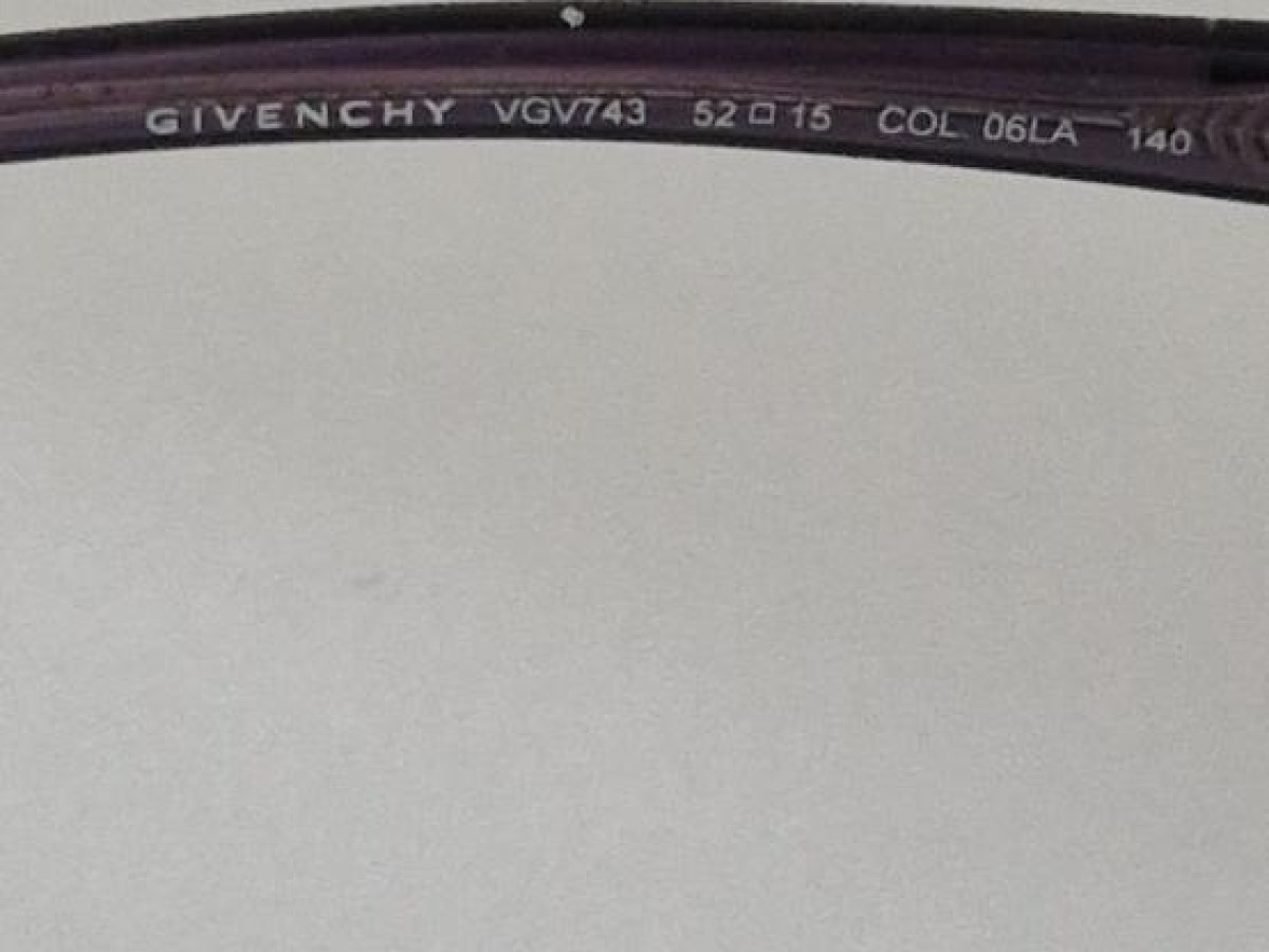 GIVENCHY - VGV743
