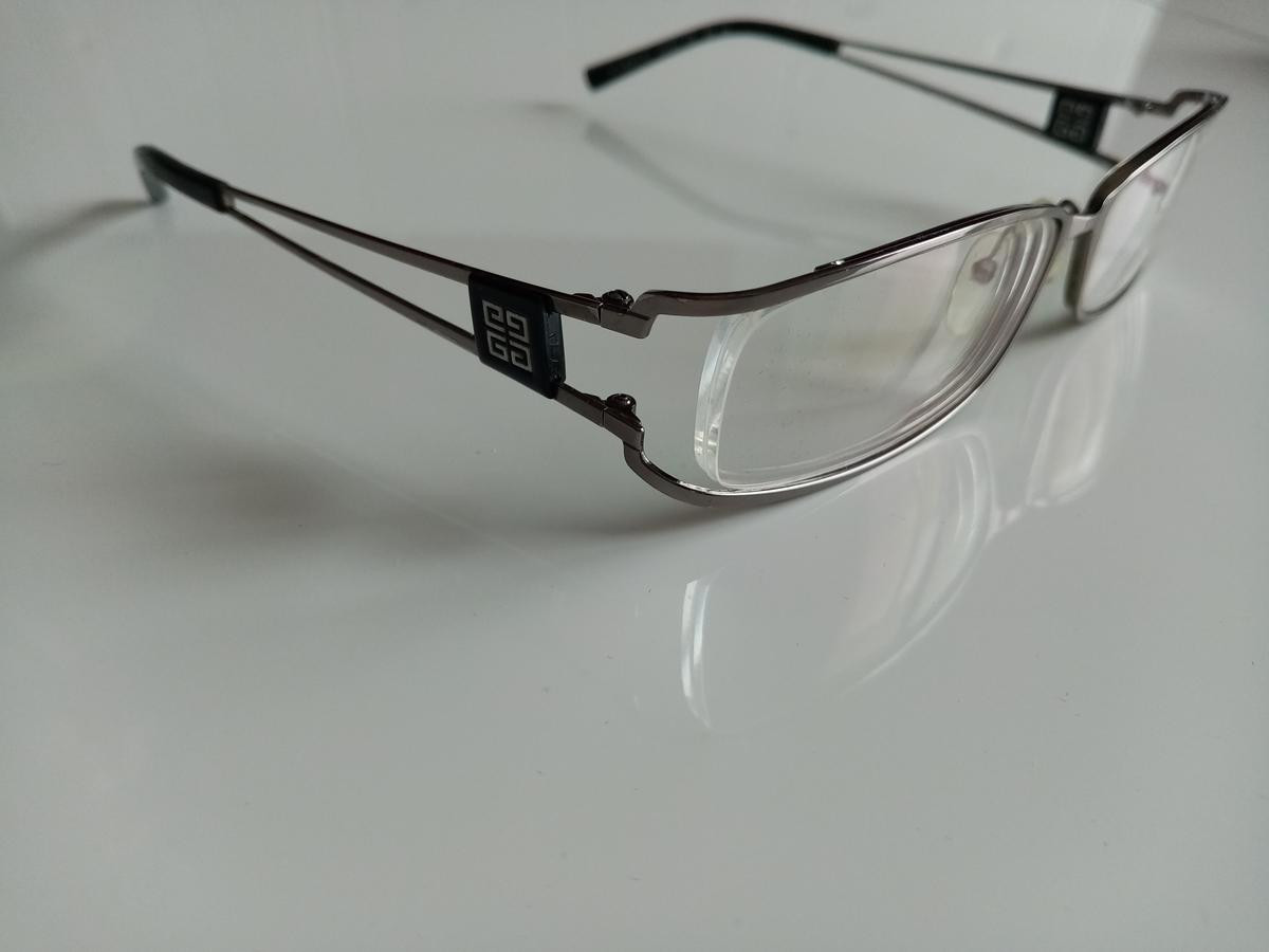 GIVENCHY - VGV 240 COL 568