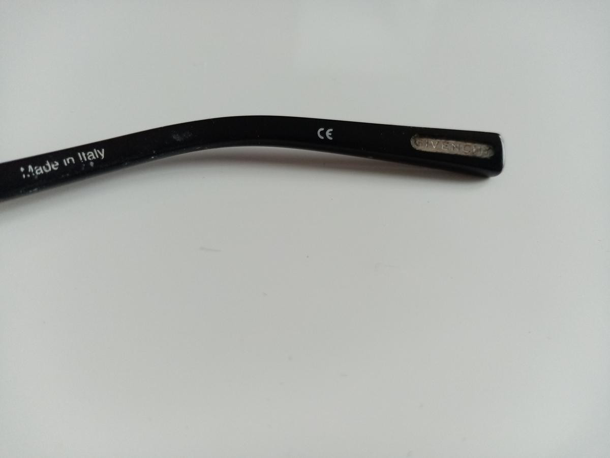 GIVENCHY - VGV 240 COL 568