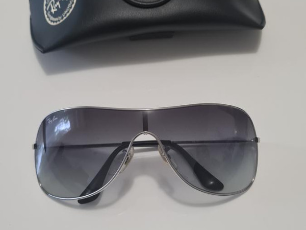 RAY-BAN - RB3211