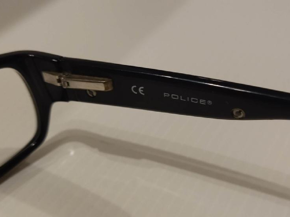 Police - V1700 col.0700 140