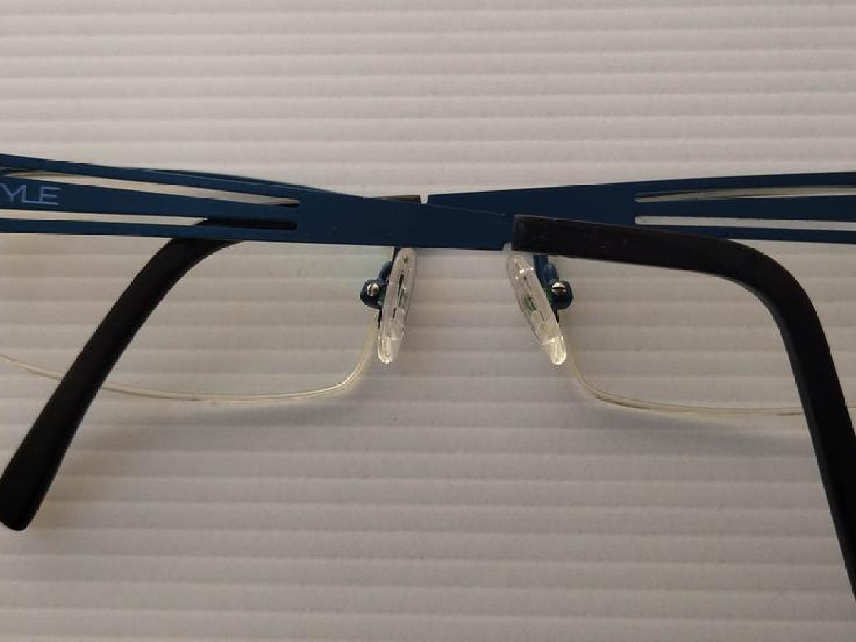 IN style ISH 05 CO4 52 19 140