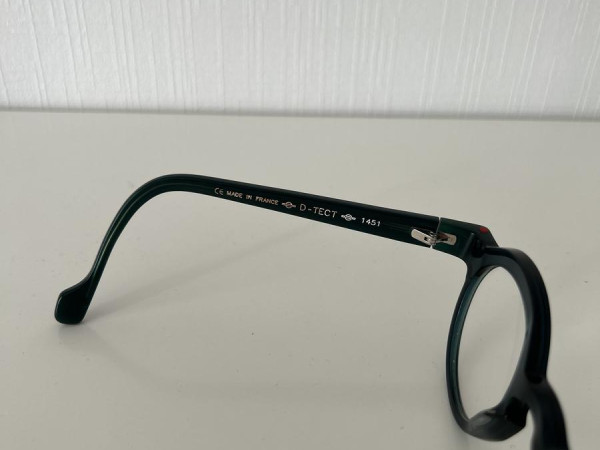 Anne & Valentin - D TECT 1451