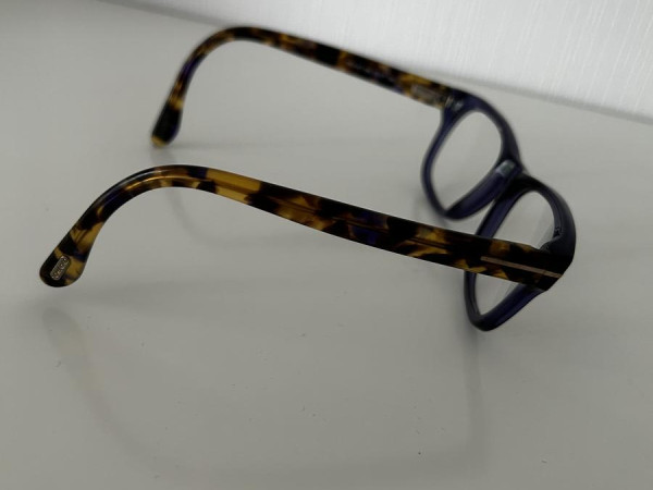 TOM FORD - TF5147