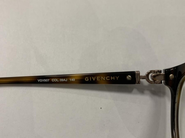 GIVENCHY - VGV907