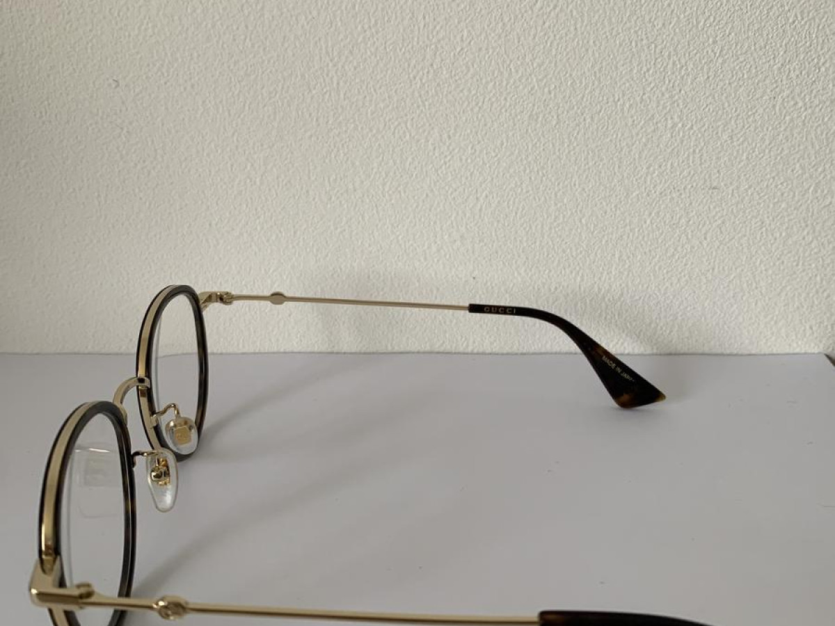 貴重！【2006年～】『GUCCI』カタログ ６冊(６種)【ヴィンテージ】 New Vintage GUCCI 2460 EYEGLASSES GG 2460 Optical C. 8UE