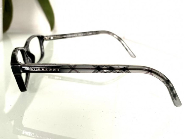 Burberry - B2073