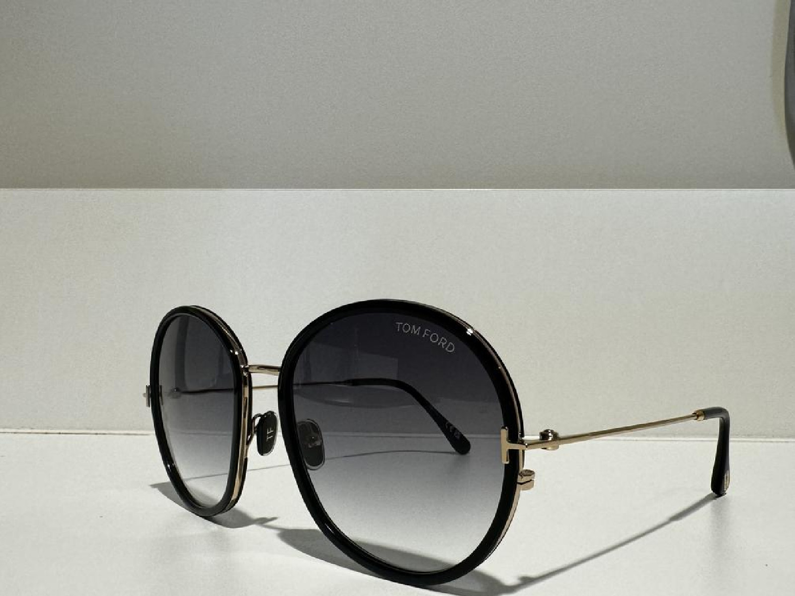 Lunettes de soleil Tom Ford FT0946 Noir Femme