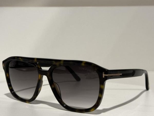 TOM FORD - TF776