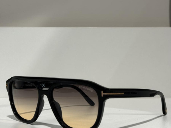 TOM FORD - TF776