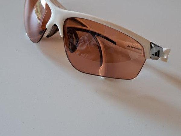 Adidas- a 165 00 6054