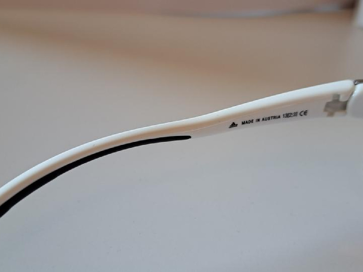 Adidas- a 165 00 6054