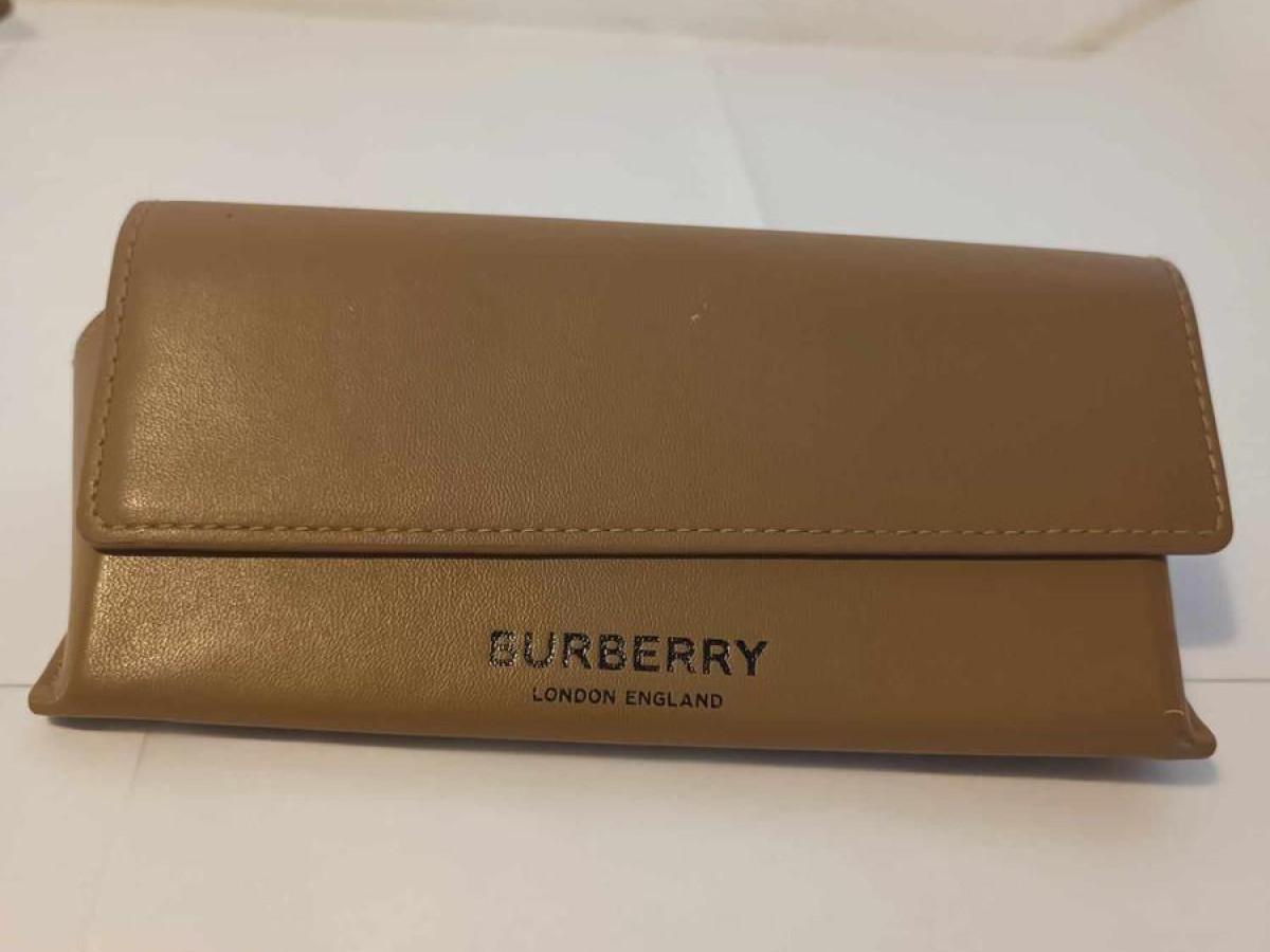 BURBERRY - B2347