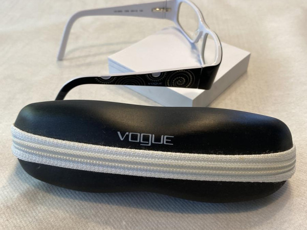 VOGUE - VO2593