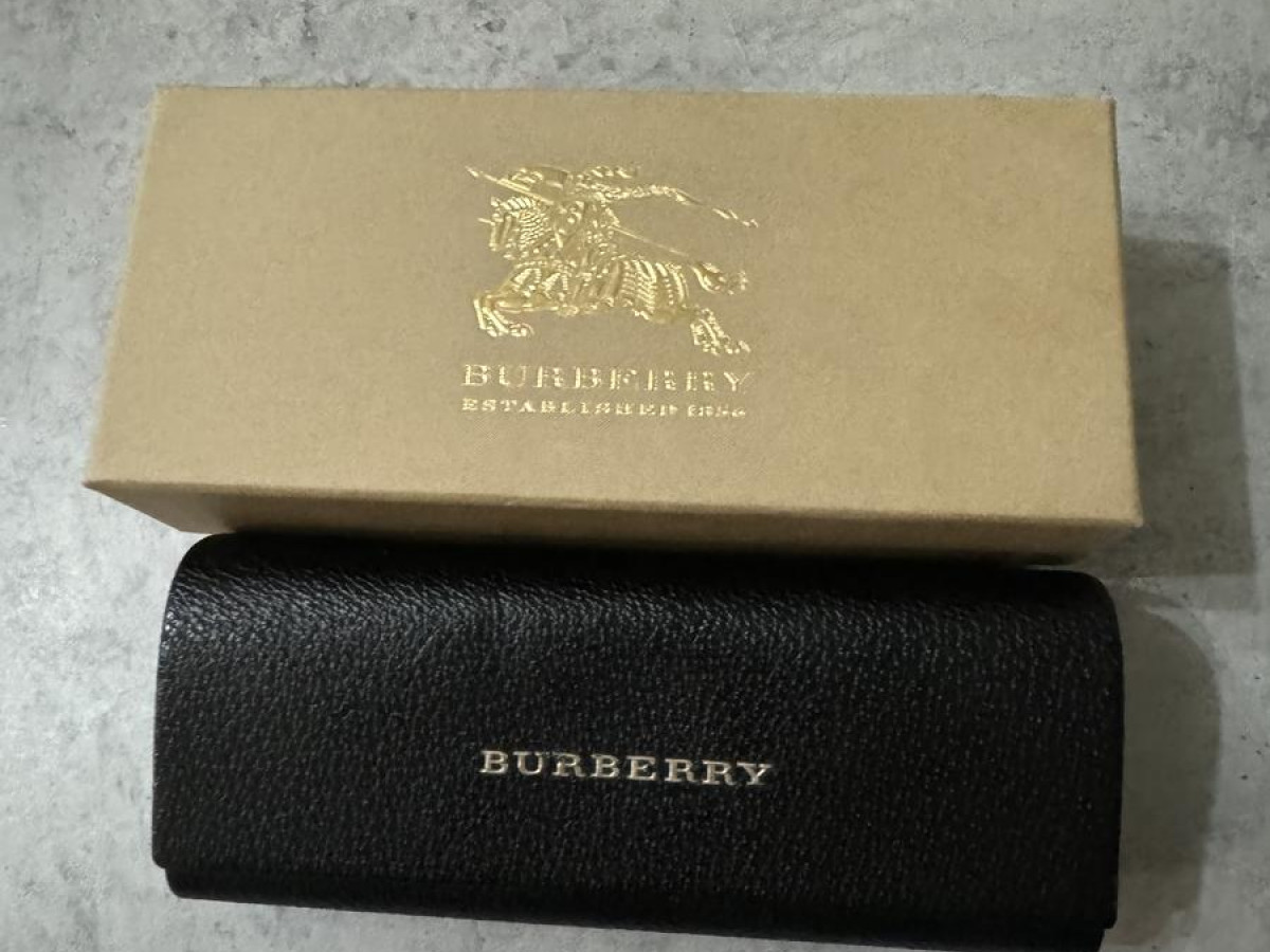 BURBERRY - BE1324