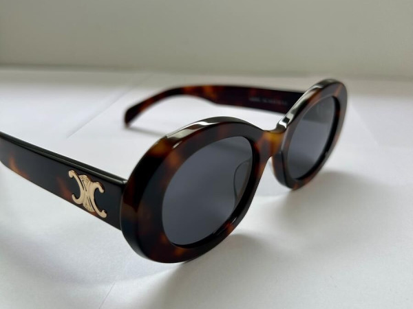 Céline - CL40194U 53A Triomphe