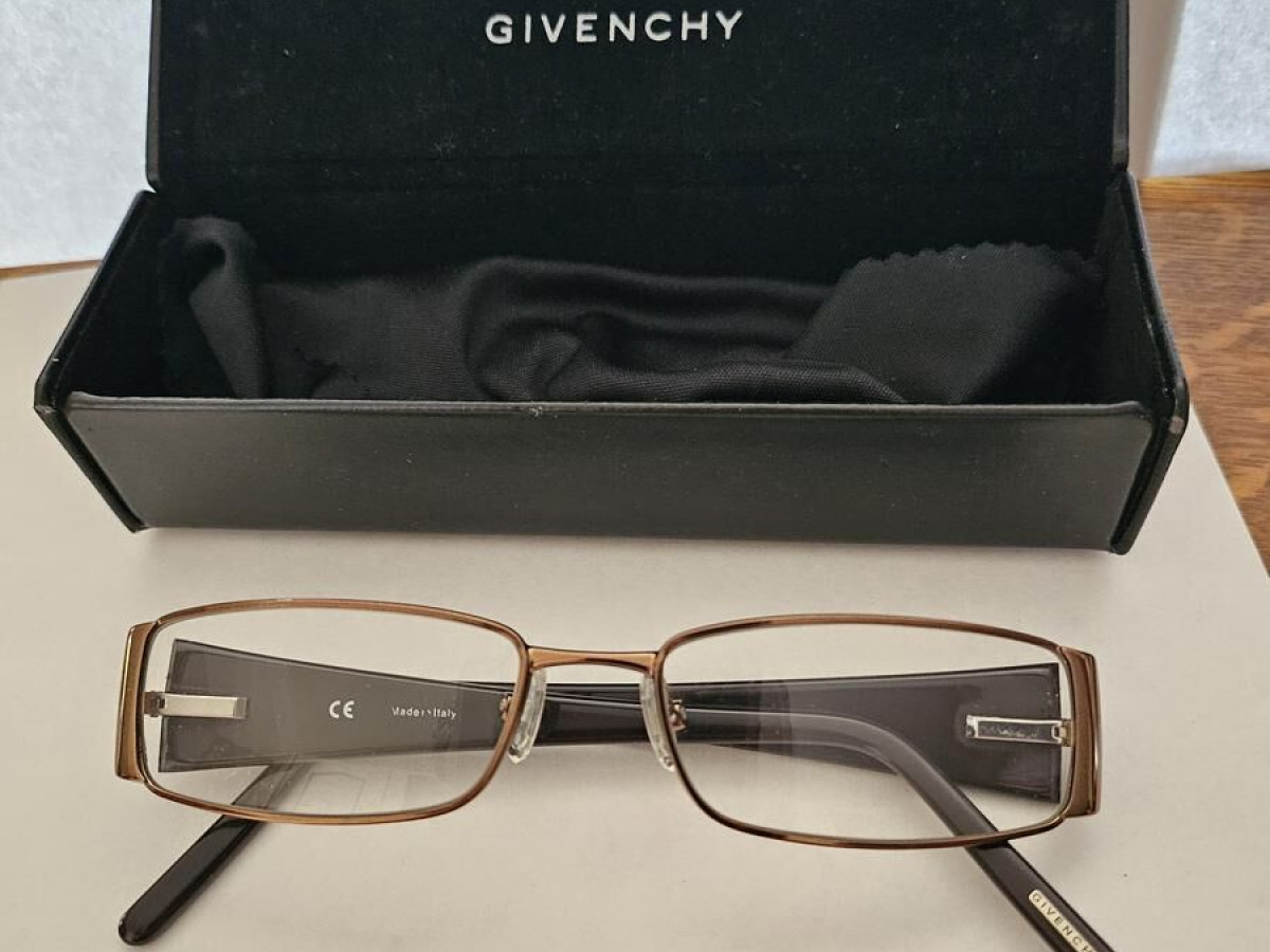 Givenchy - vgv349