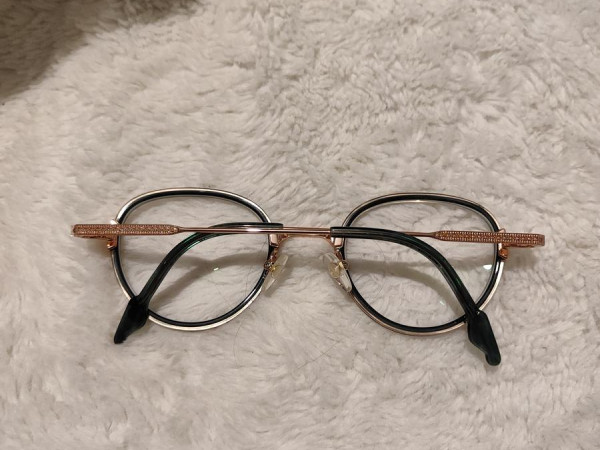 Vİnyl Factory-vestine