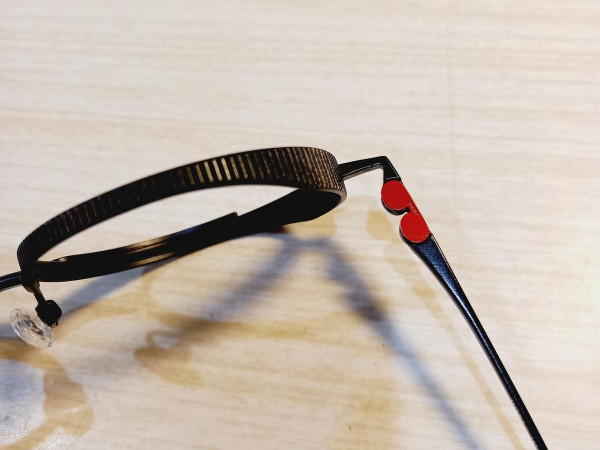 La Petite Lunette Rouge - Lascal noir