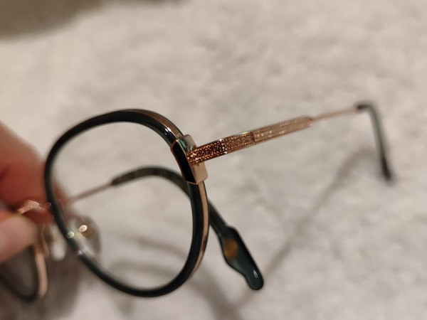 Vİnyl Factory-vestine