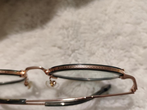 Vİnyl Factory-vestine