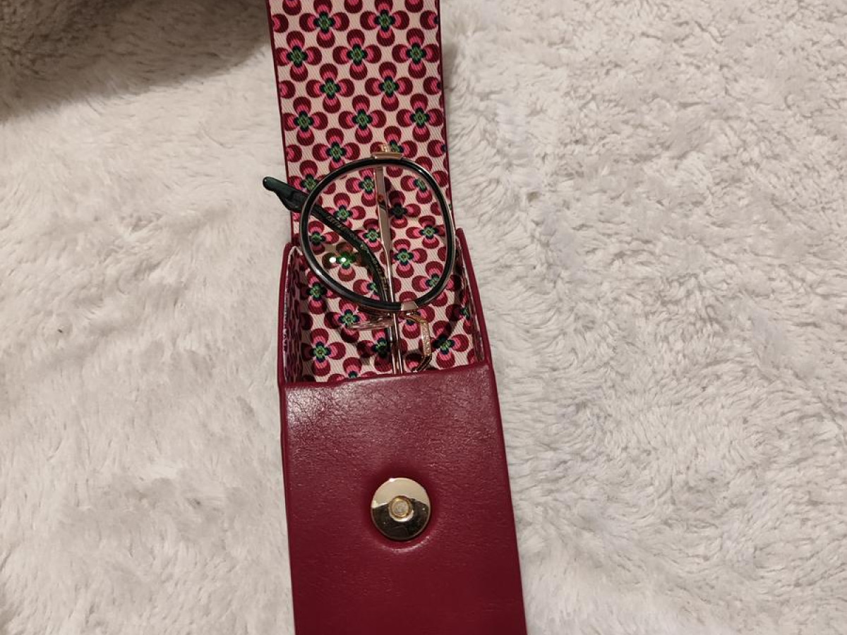 Vİnyl Factory-vestine