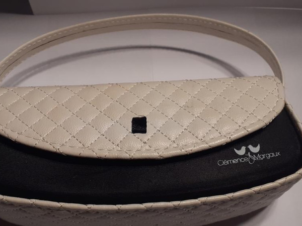 Clémence et Margaux - CM173  L'Influente