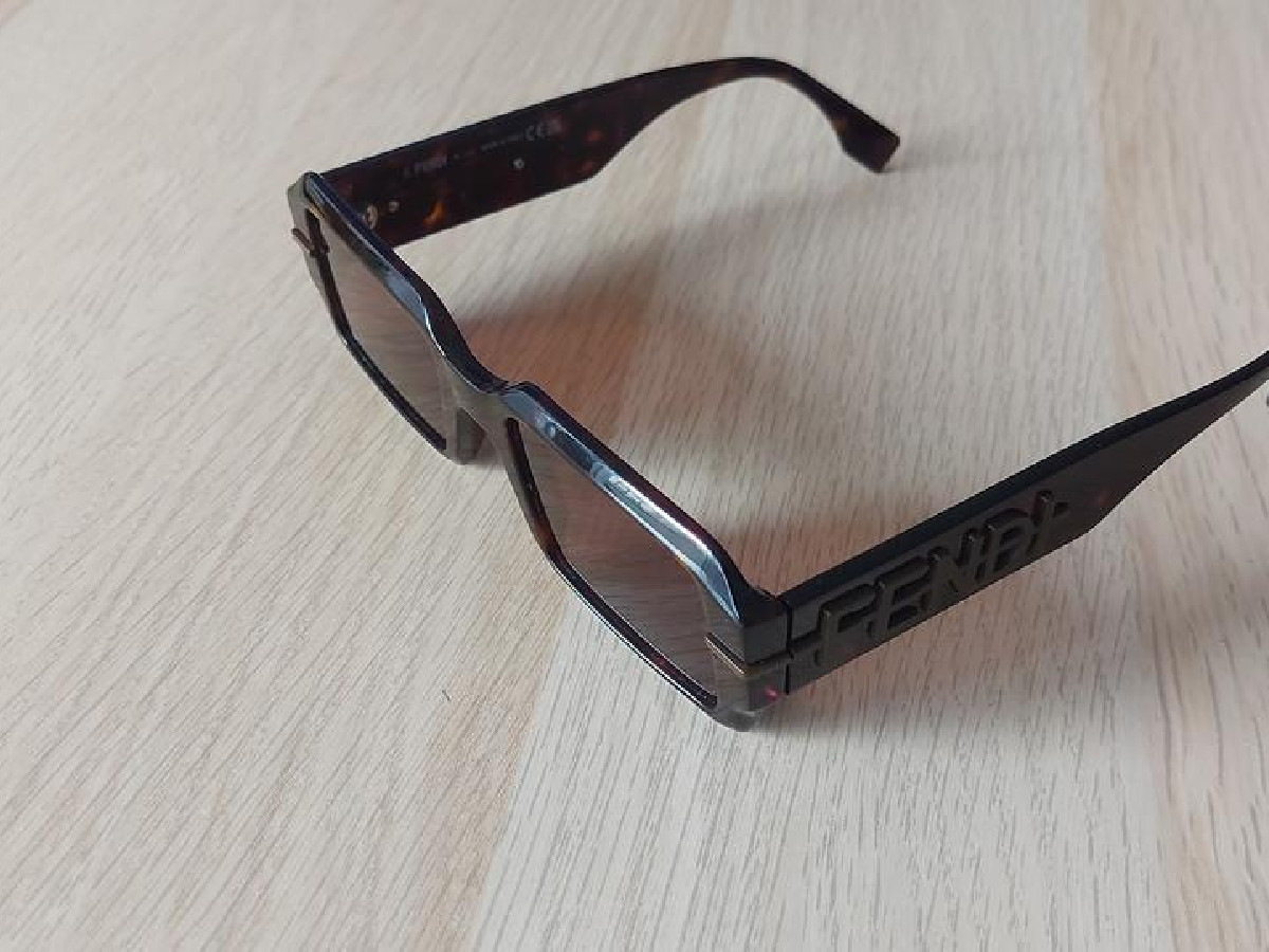 Fendi-FE40073U