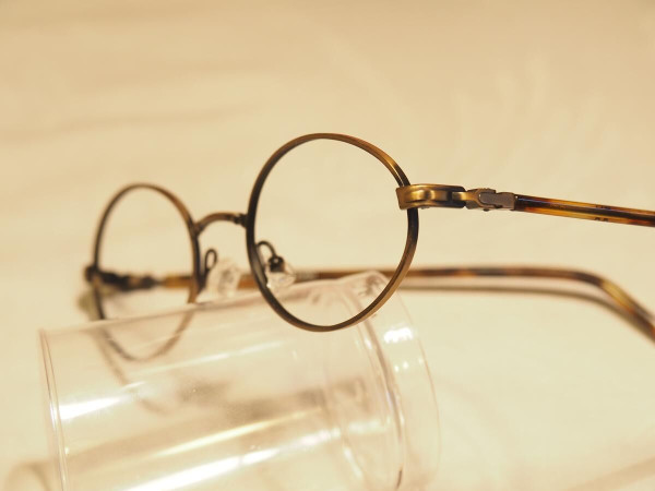 TRACTION PRODUCTION Antique