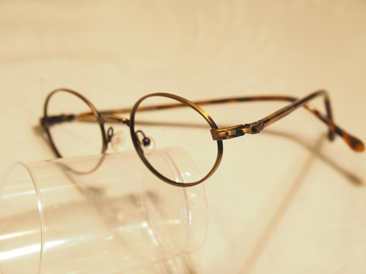 TRACTION PRODUCTION Antique