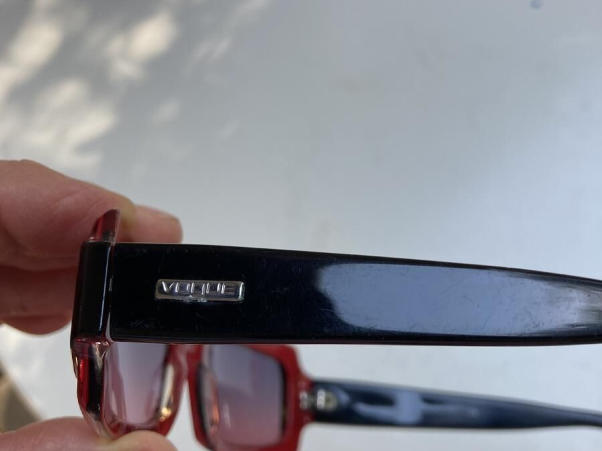 Vogue - V02327s