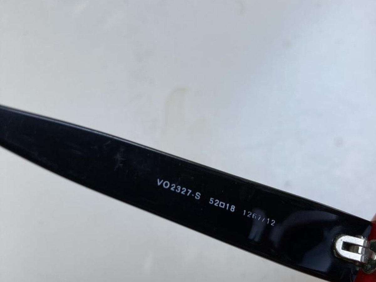 Vogue - V02327s