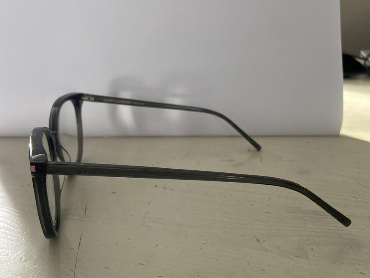 YVES SAINT LAURENT - SL39 005