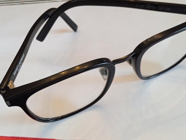 YVES Saint Laurent - SL222