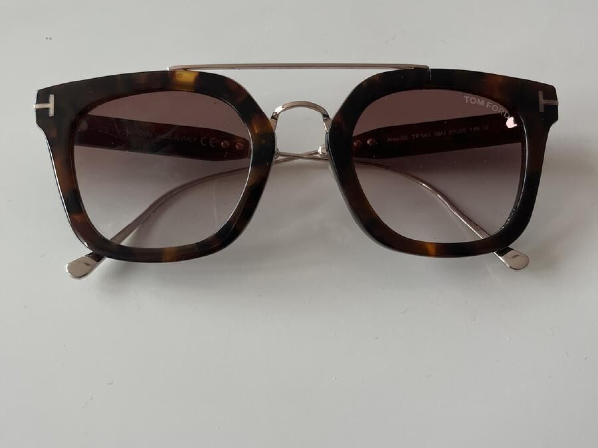 TOM FORD - TF541 Alex02