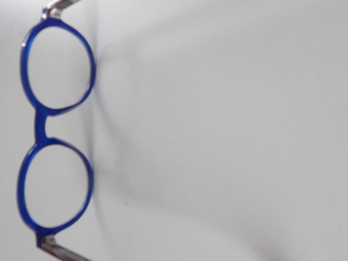 TETE A LUNETTES 7 8 15 1002 44 -18