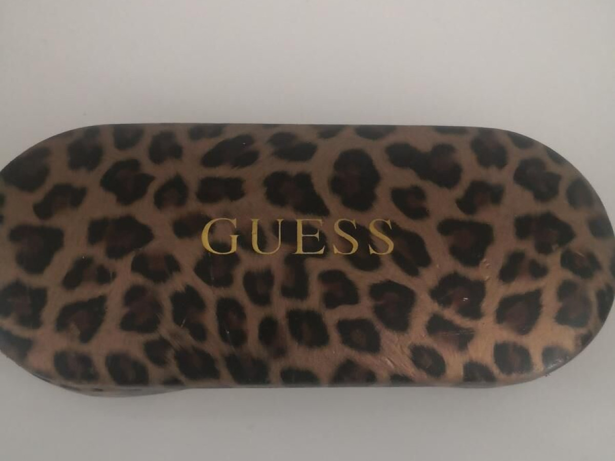 Guess - GU2535