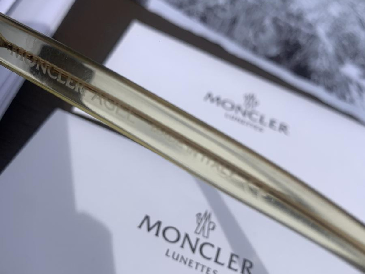 Moncler - AGEL