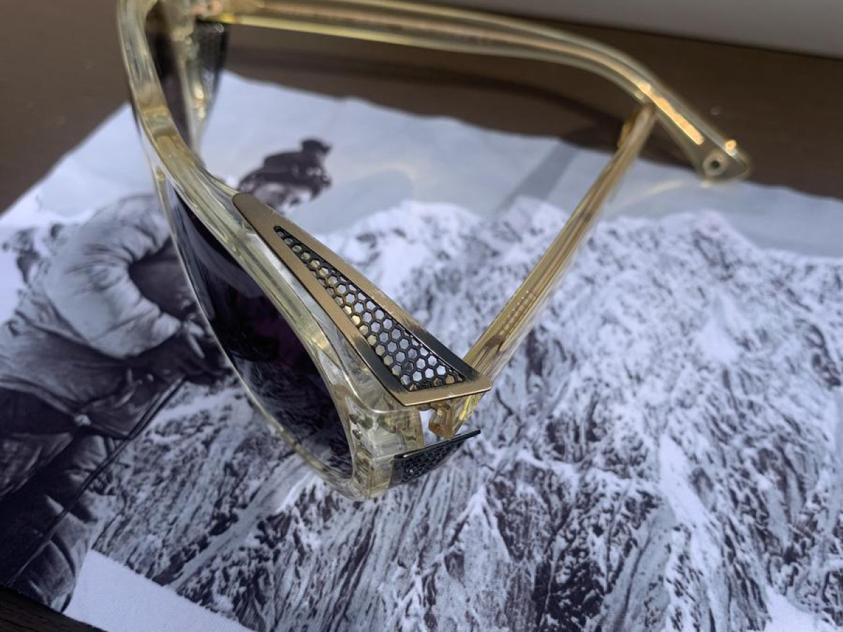 Moncler - AGEL