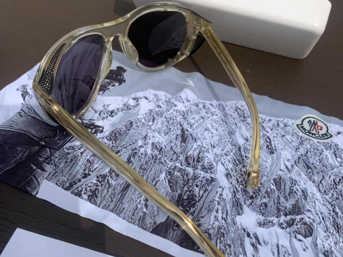 Moncler - AGEL