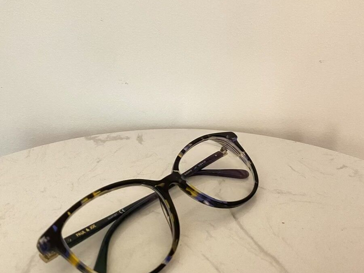 Paul & Joe - QUEEN 02